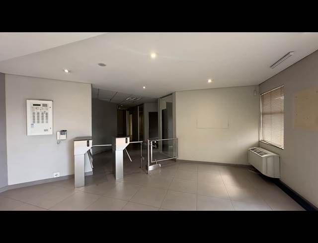 2,500M² OFFICE TO LET IN MEADOWDALE