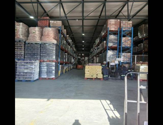 2,348M² WAREHOUSE TO LET IN LONGMEADOW