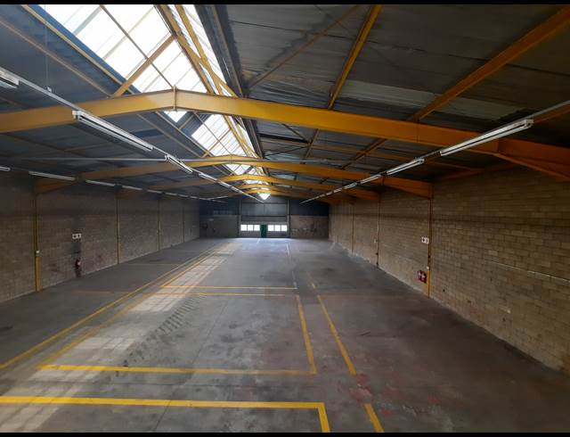 1,047M² WAREHOUSE TO LET IN ROBERTVILLE