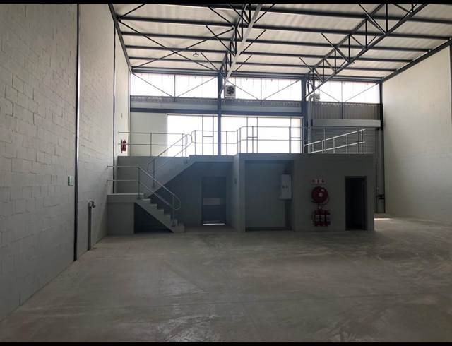 406M² WAREHOUSE TO LET IN STIKLAND INDUSTRIAL
