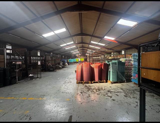2,250M² WAREHOUSE TO LET IN PHOENIX INDUSTRIAL