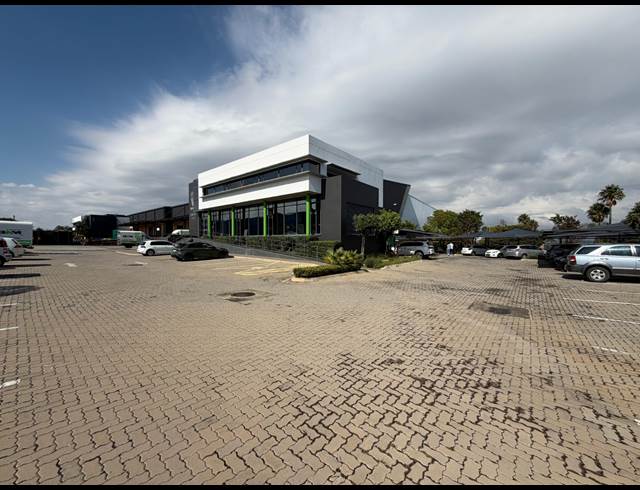 3,137M² WAREHOUSE TO LET IN HALFWAY HOUSE
