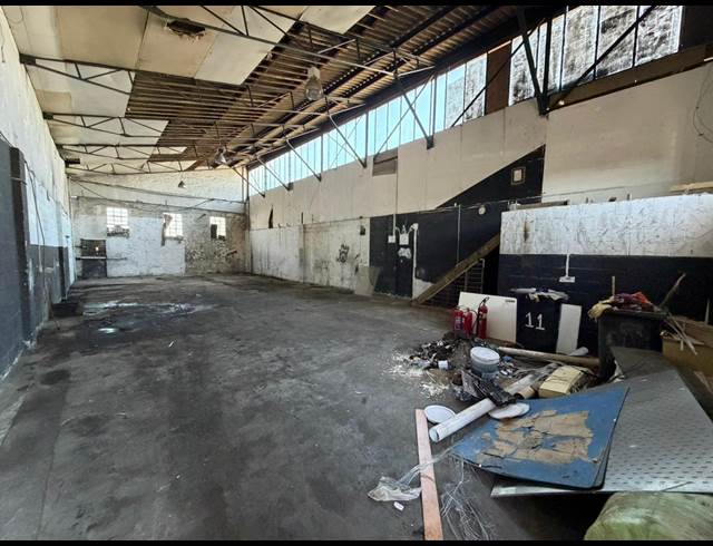 190M² WAREHOUSE TO LET IN PRIMROSE PARK