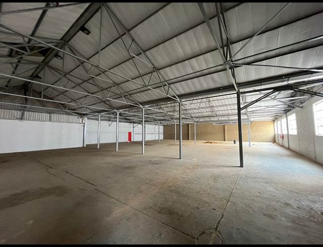 1,400M² WAREHOUSE TO LET IN NEW ERA