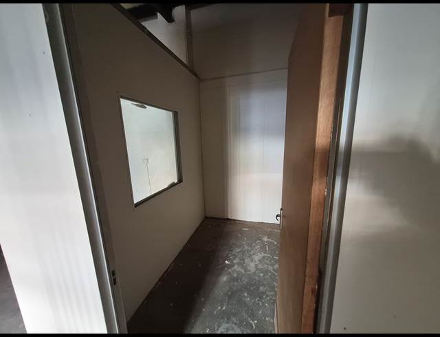 62M² MINI FACTORY TO LET IN DENVER