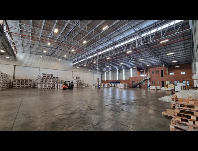 2,943M² WAREHOUSE TO LET IN POMONA