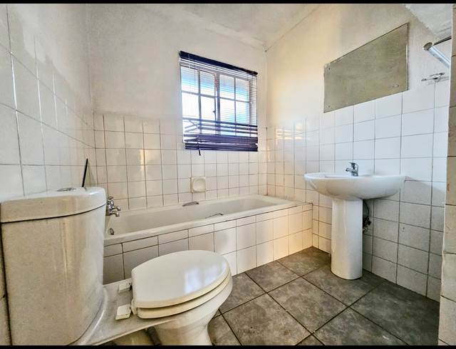 3 bed property to rent in NORKEM PARK