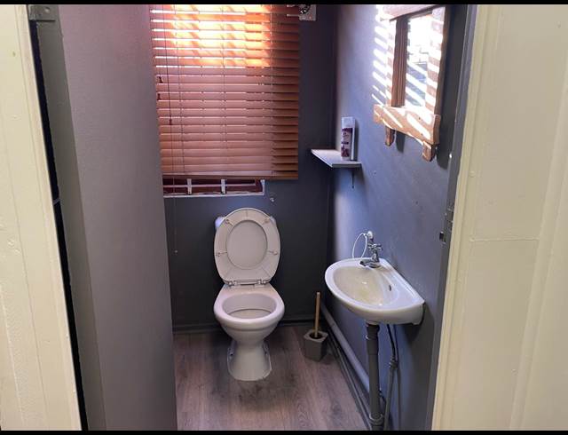 145M² OFFICE TO LET IN BERGVLIET