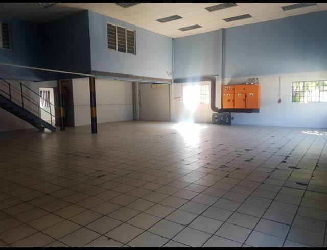 368M² WAREHOUSE TO LET IN JACOBS