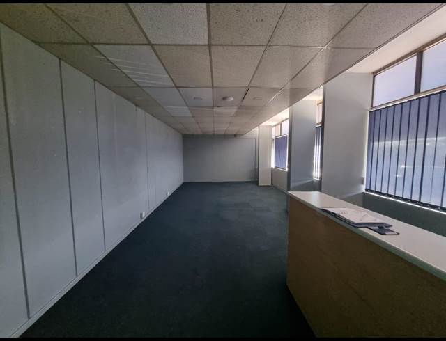 47M² OFFICE TO LET IN ALBERTON CENTRAL