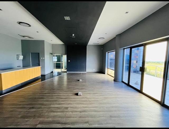 2,000M² OFFICE TO LET IN GLEN AUSTIN AH