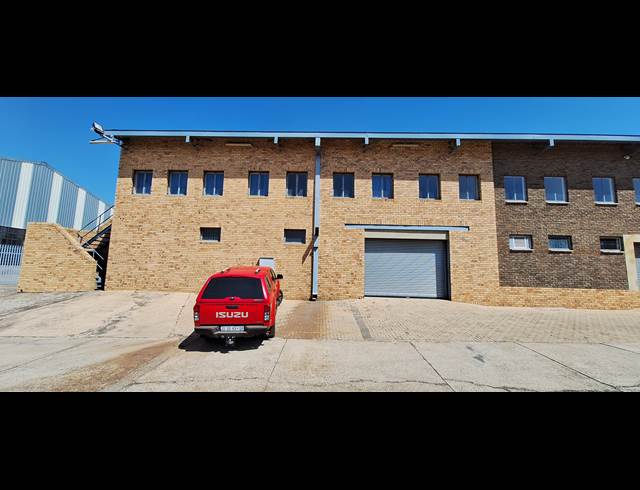 550M² WAREHOUSE TO LET IN CHAMDOR