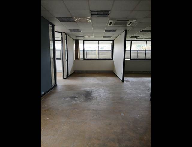 214.40M² OFFICE TO LET IN WESTVILLE
