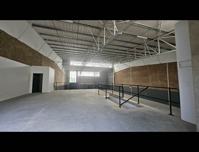 895M² WAREHOUSE TO LET IN SAMRAND BUSINESS PARK