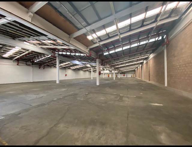 2,020M² WAREHOUSE TO LET IN NEW GERMANY