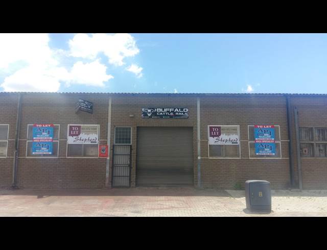 187M² WAREHOUSE TO LET IN CHARLESTON HILL