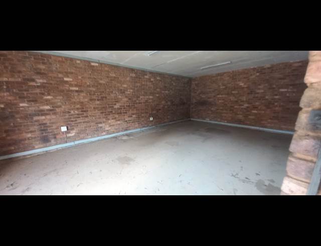 108M² WAREHOUSE TO LET IN GERMISTON NORTH
