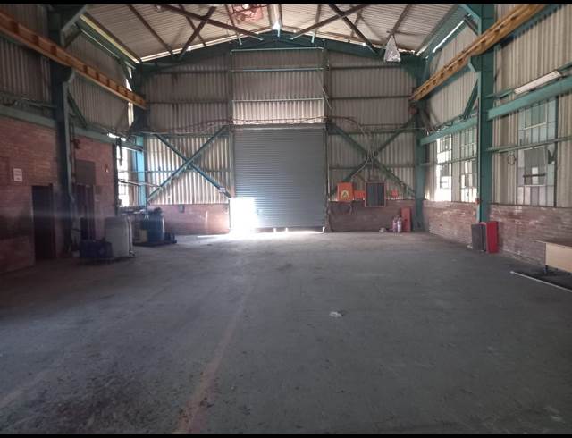 400M² WAREHOUSE TO LET IN UMBOGINTWINI