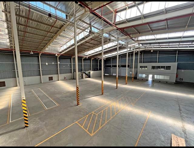 3,891M² WAREHOUSE TO LET IN KELVIN