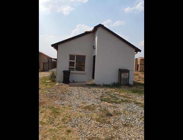 2 bed property to rent in SHARON PARK, EXT 1