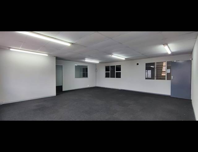 WAREHOUSE PROPERTY TO RENT IN SAMRAND BUSINESS PARK