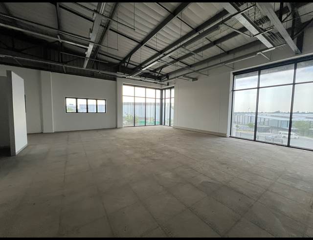 1,100M² WAREHOUSE TO LET IN LOUWLARDIA