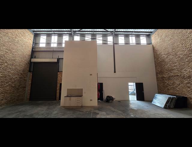 318M² WAREHOUSE TO LET IN NORTH RIDING