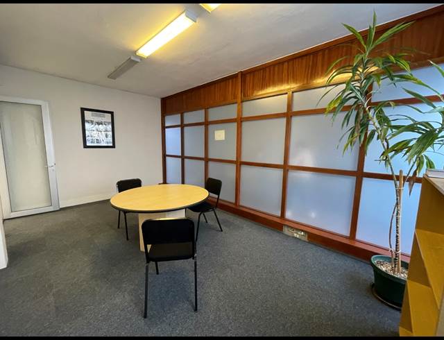 870M² BUILDING TO LET IN GARDENS