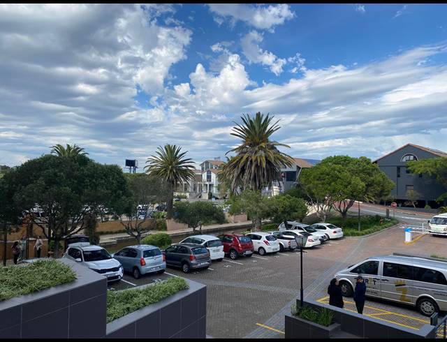 10M² MEDICAL SUITE TO LET IN CENTURY CITY