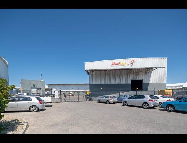 4,854M² WAREHOUSE TO LET IN AIRPORT INDUSTRIA