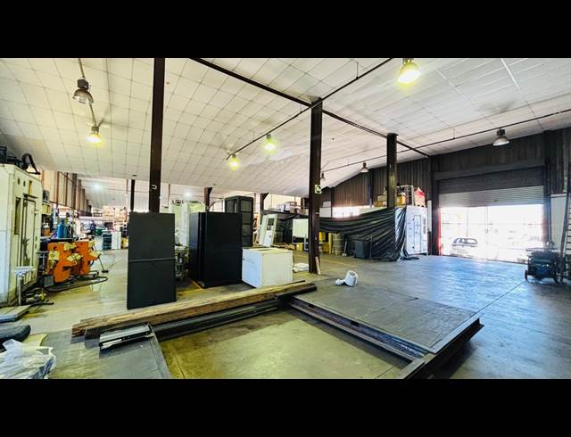 1,313M² WAREHOUSE TO LET IN ROBERTVILLE