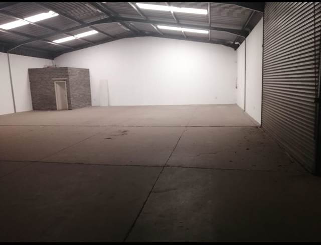 525M² WAREHOUSE TO LET IN BREDELL