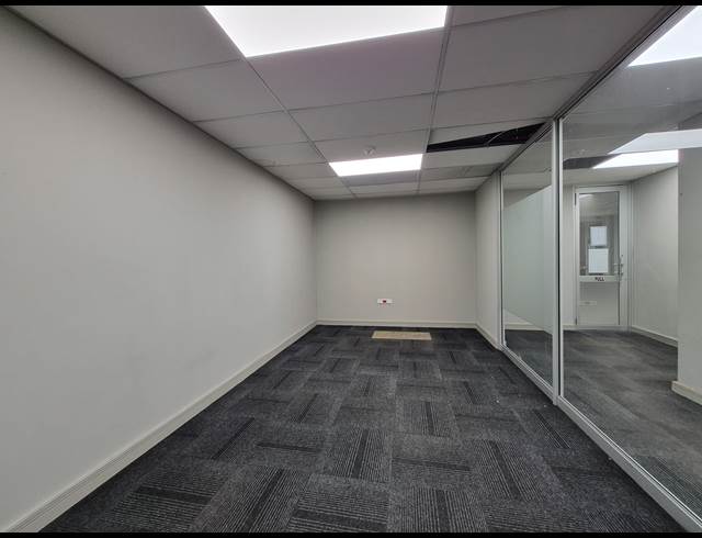 307M² OFFICE TO LET IN WAVERLEY