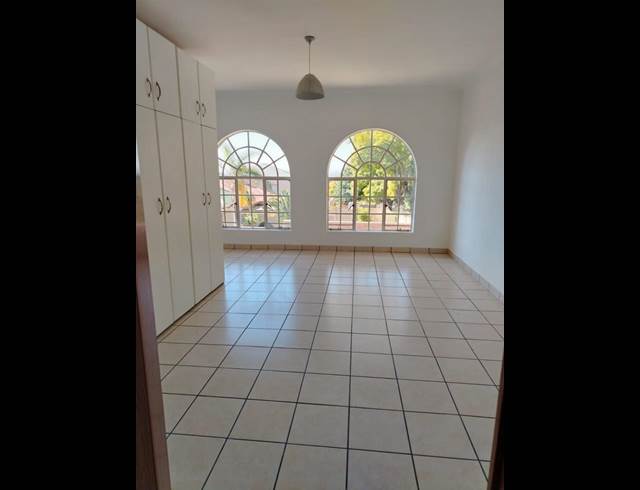 1 BEDROOM PROPERTY TO RENT IN KENSINGTON