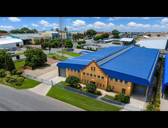 1,410M² WAREHOUSE TO LET IN MEADOWDALE