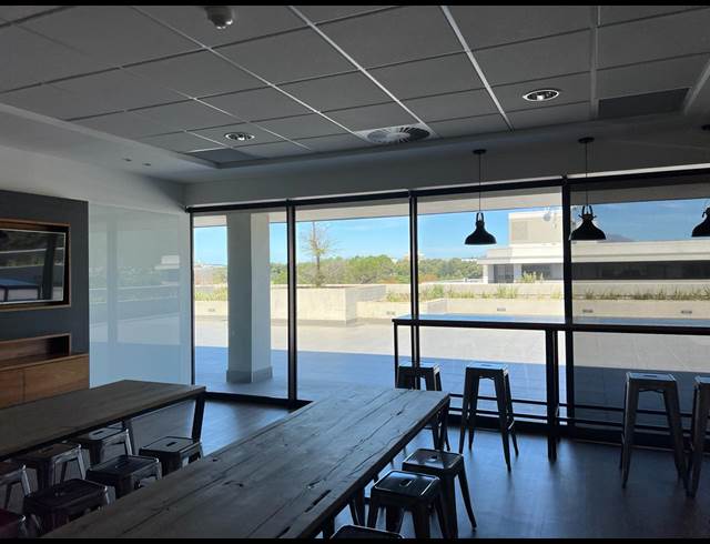 3,480.50M² OFFICE TO LET IN MOWBRAY