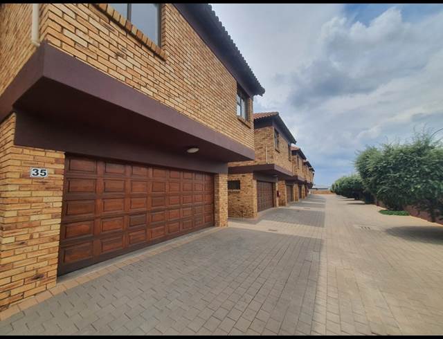 3 BEDROOM PROPERTY TO RENT IN GLEN MARAIS