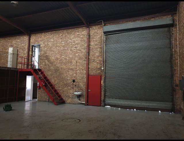 300M² WAREHOUSE RENTED IN WADEVILLE