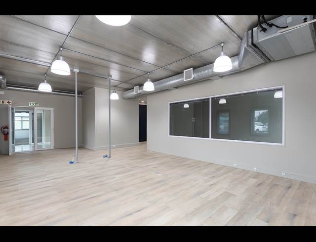 120M² OFFICE TO LET IN SOMERSET WEST MALL TRIANGLE