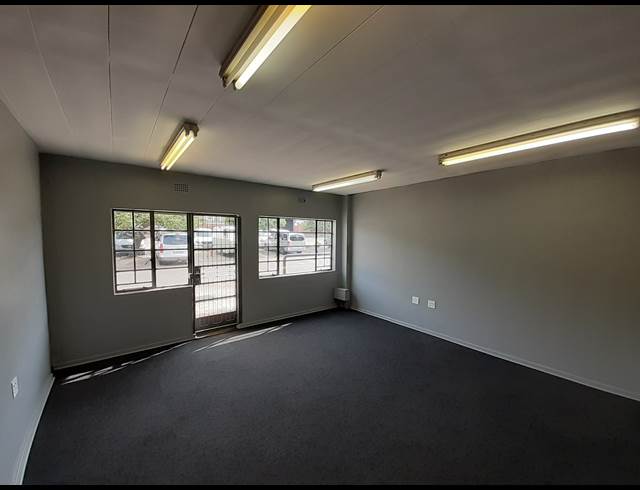 710M² WAREHOUSE TO LET IN ROBERTVILLE
