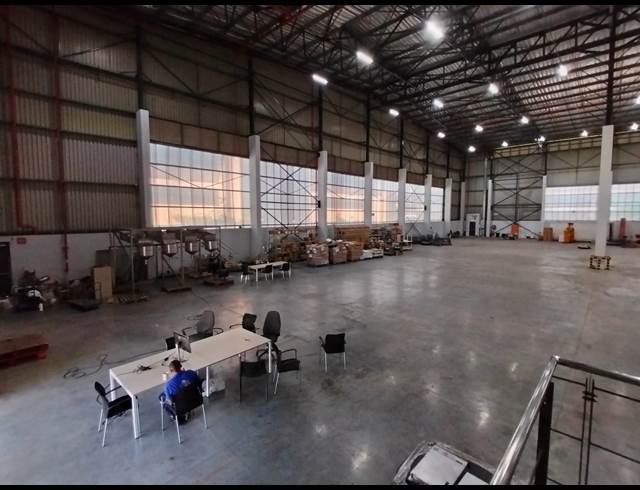 3,694M² WAREHOUSE TO LET IN CORNUBIA