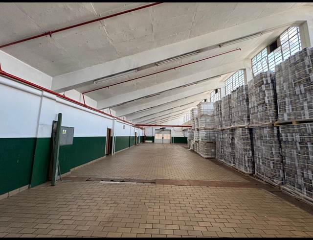 3,650M² WAREHOUSE TO LET IN LONGDALE