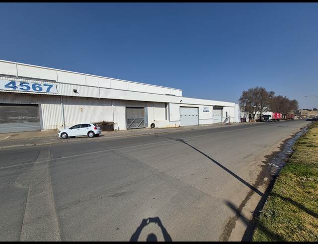 8,000M² WAREHOUSE TO LET IN HERIOTDALE