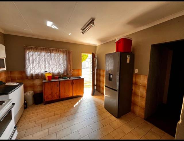 3 BEDROOM PROPERTY TO RENT IN ZAKARIYYA PARK