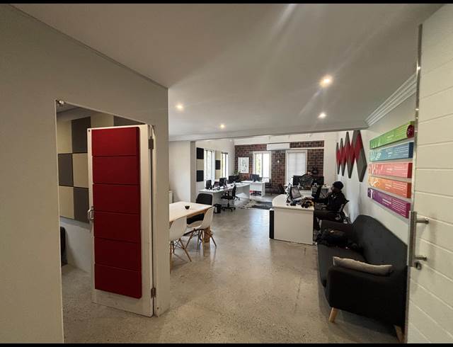 79M² OFFICE TO LET IN PAARDEVLEI