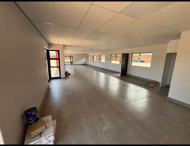 3,200M² WAREHOUSE TO LET IN WITHOK ESTATE