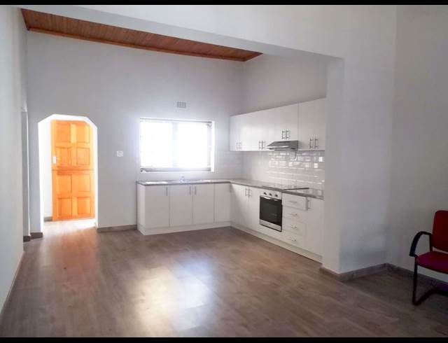 2 bed property to rent in WOODSTOCK