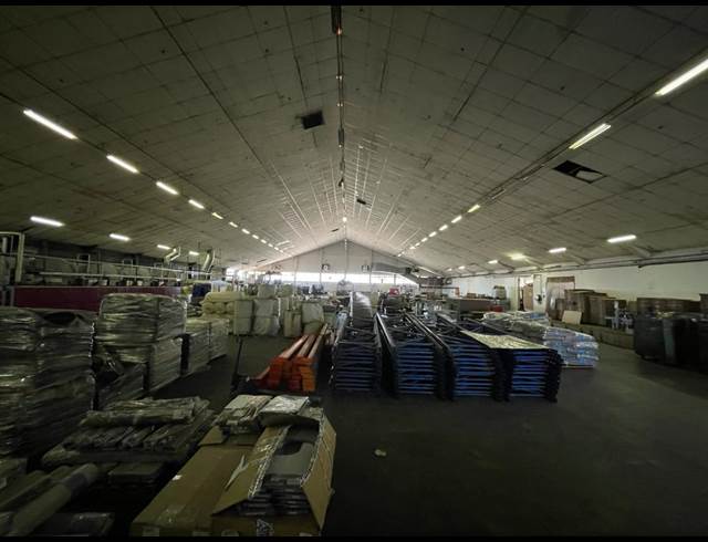 5,500M² WAREHOUSE RENTED IN SACKS CIRCLE INDUSTRIAL