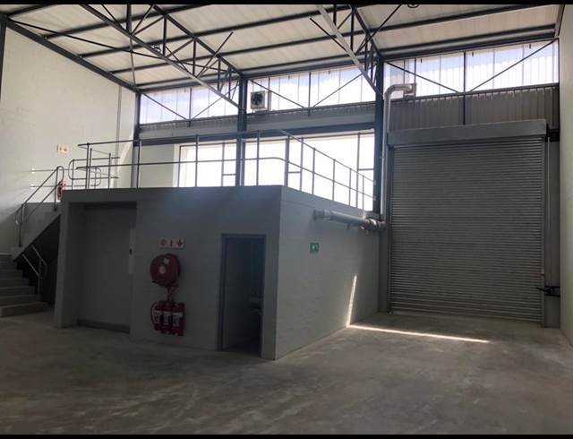 406M² WAREHOUSE TO LET IN STIKLAND INDUSTRIAL