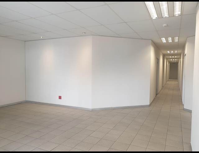 3,006M² WAREHOUSE TO LET IN SUNNYROCK